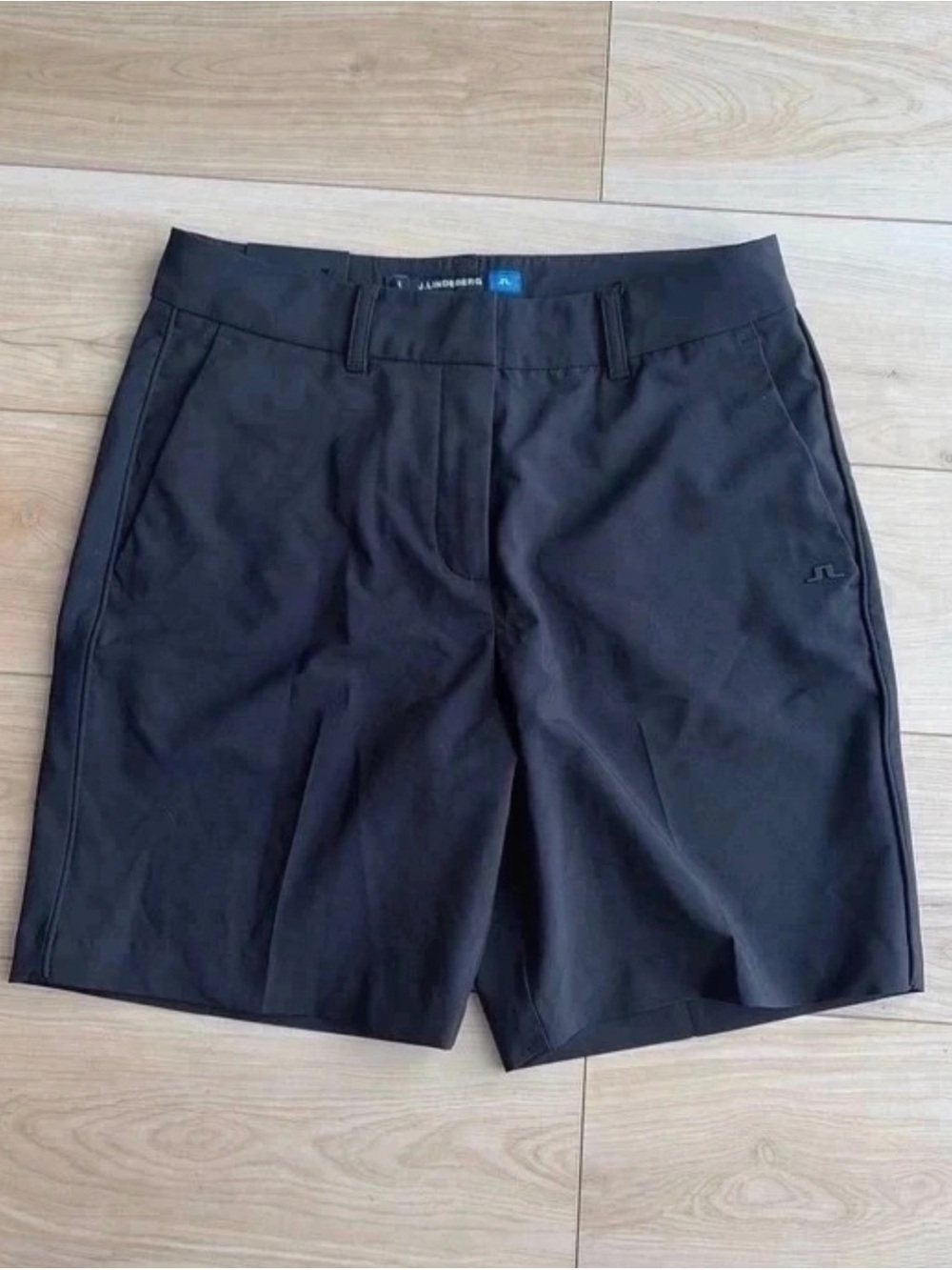 J.Lindeberg Women's Black Stretch Golf Shorts